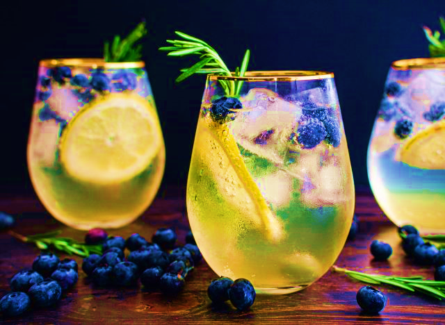 Lemon/Blueberry detox water